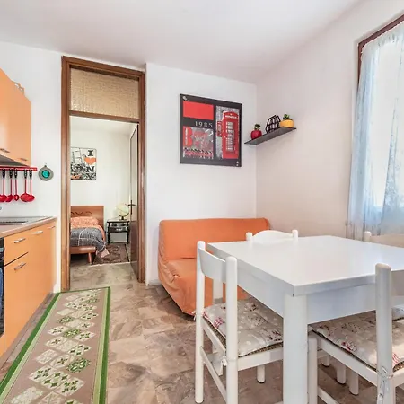 Desenzano Bilocale Con Posto Auto * Дезенцано-дель-Гарда