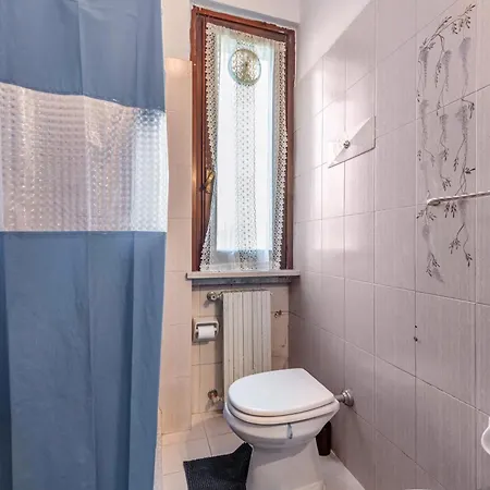 Desenzano Bilocale Con Posto Auto * Дезенцано-дель-Гарда