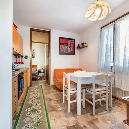 Desenzano Bilocale Con Posto Auto Апартаменты
